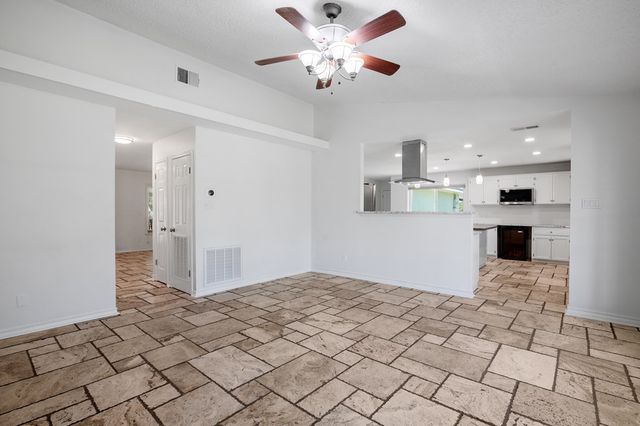 110 Live Oak Lane, Kerrville, TX 78028