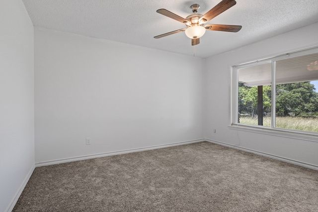 110 Live Oak Lane, Kerrville, TX 78028