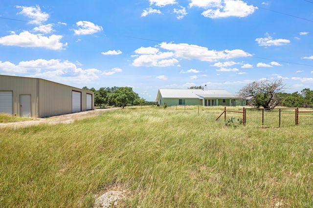 110 Live Oak Lane, Kerrville, TX 78028