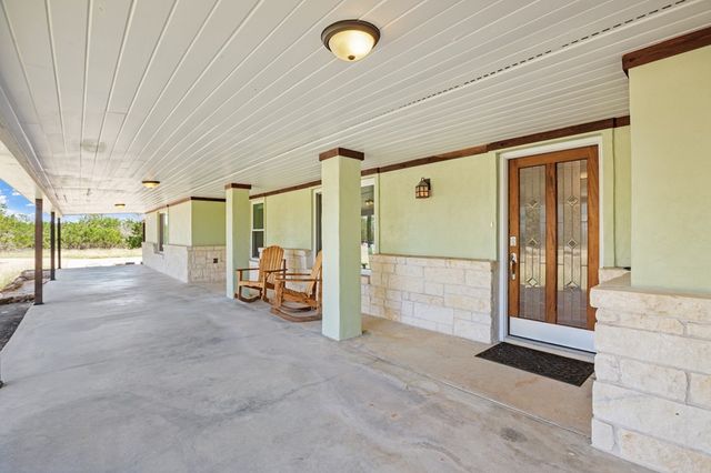 110 Live Oak Lane, Kerrville, TX 78028