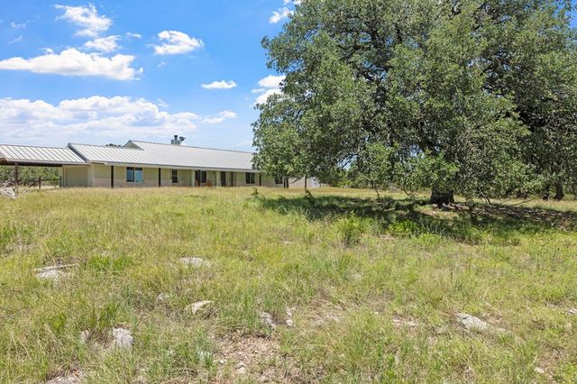 110 Live Oak Lane, Kerrville, TX 78028