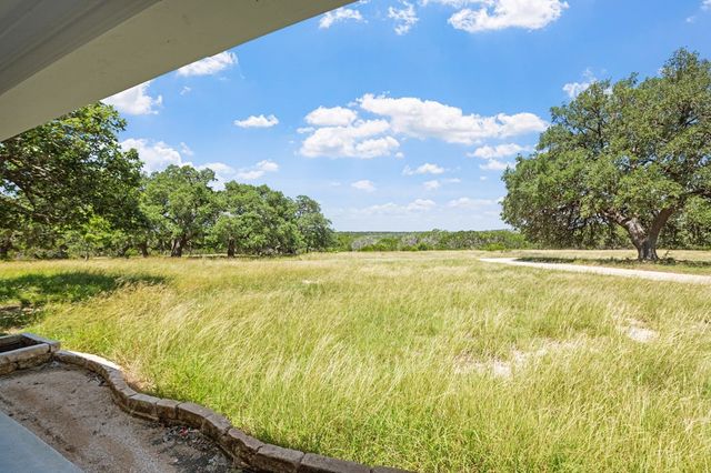 110 Live Oak Lane, Kerrville, TX 78028