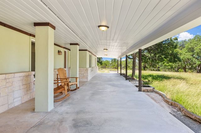 110 Live Oak Lane, Kerrville, TX 78028