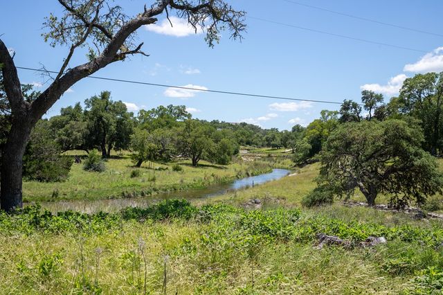 110 Live Oak Lane, Kerrville, TX 78028