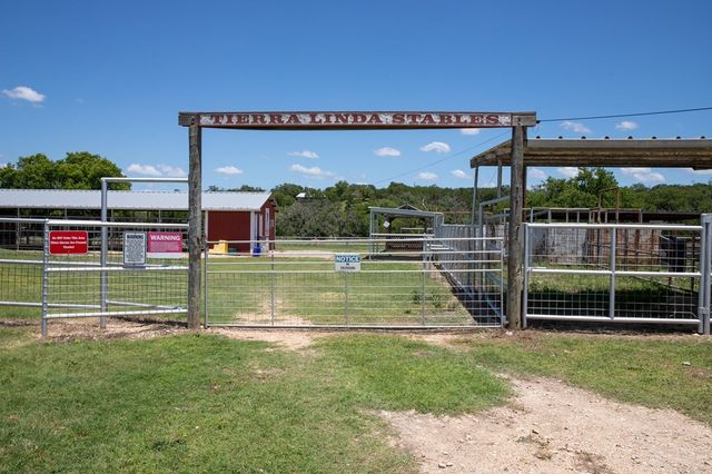 110 Live Oak Lane, Kerrville, TX 78028