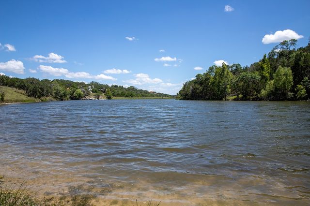 110 Live Oak Lane, Kerrville, TX 78028