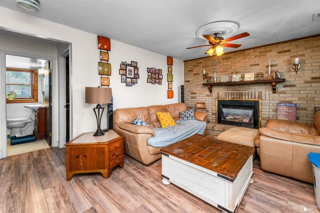 30374 Torry Avenue, Flat Rock, MI 48134