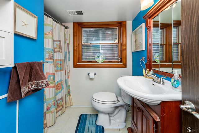 30374 Torry Avenue, Flat Rock, MI 48134