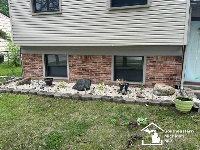 30374 Torry Street, Flat Rock, MI 48134