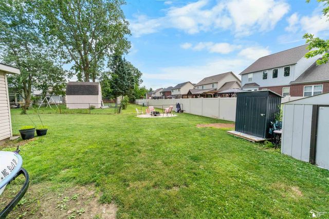 30374 Torry Avenue, Flat Rock, MI 48134