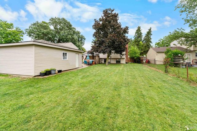 30374 Torry Avenue, Flat Rock, MI 48134