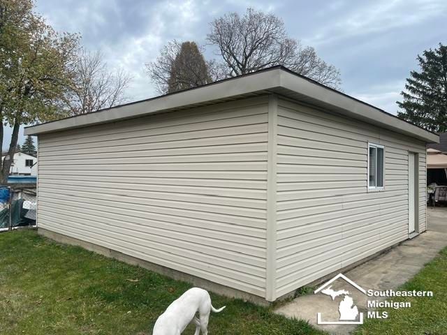30374 Torry Street, Flat Rock, MI 48134