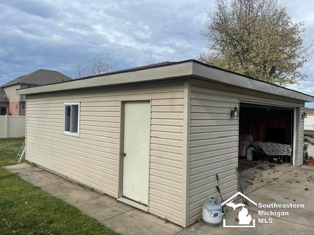 30374 Torry Street, Flat Rock, MI 48134