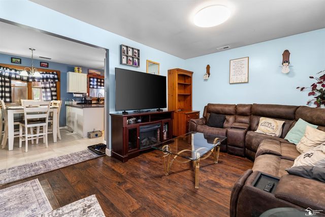 30374 Torry Avenue, Flat Rock, MI 48134