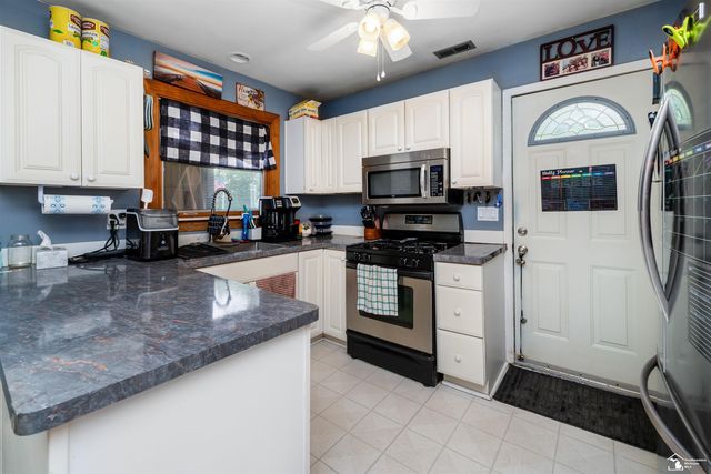 30374 Torry Avenue, Flat Rock, MI 48134