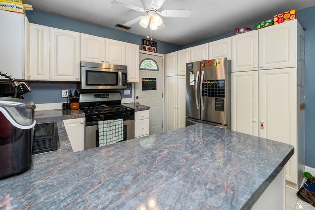 30374 Torry Avenue, Flat Rock, MI 48134