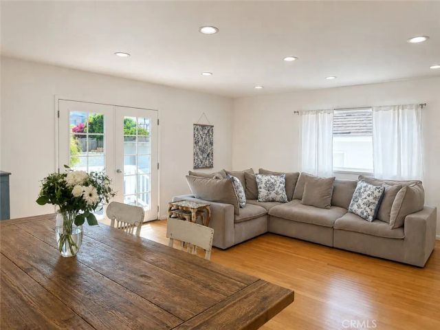 2650 S Dolphin Street, San Pedro, CA 90731