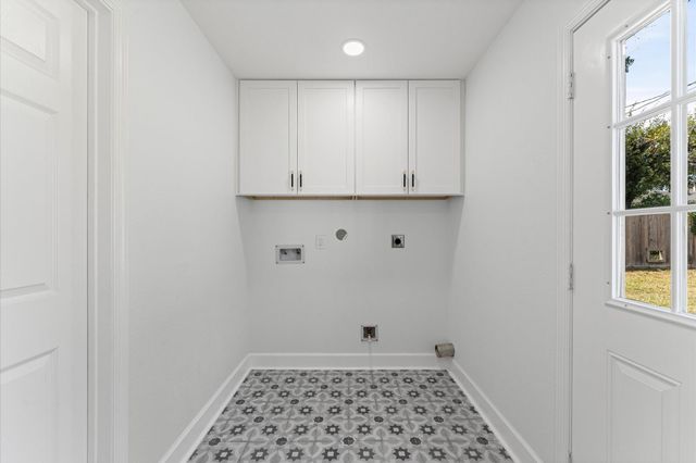 1818 Nina Lee Lane, Houston, TX 77018