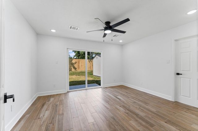 1818 Nina Lee Lane, Houston, TX 77018