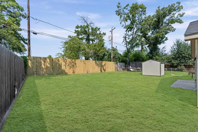 1818 Nina Lee Lane, Houston, TX 77018