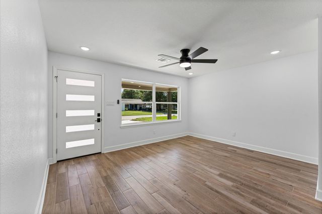 1818 Nina Lee Lane, Houston, TX 77018