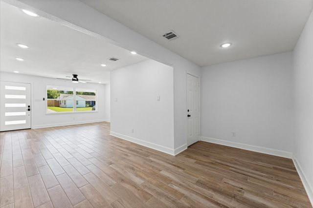 1818 Nina Lee Lane, Houston, TX 77018