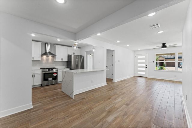 1818 Nina Lee Lane, Houston, TX 77018