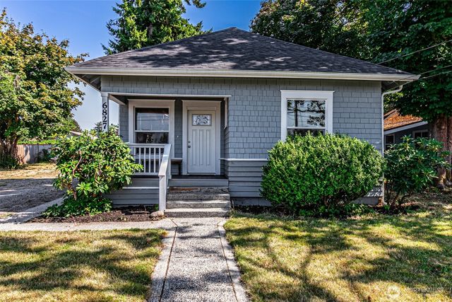 6827 S Thompson Avenue, Tacoma, WA 98408