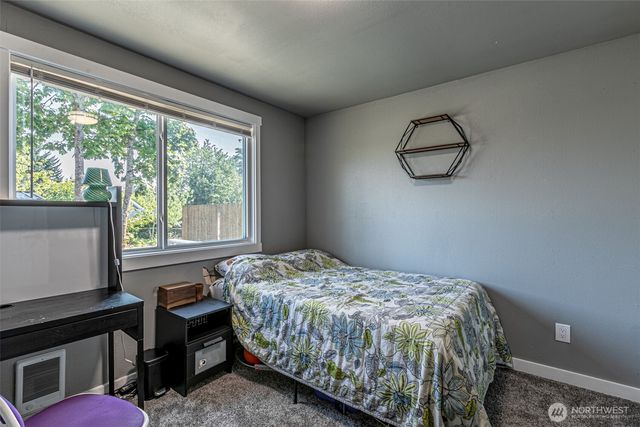 6827 S Thompson Avenue, Tacoma, WA 98408