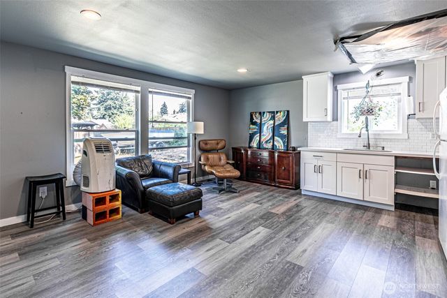 6827 S Thompson Avenue, Tacoma, WA 98408