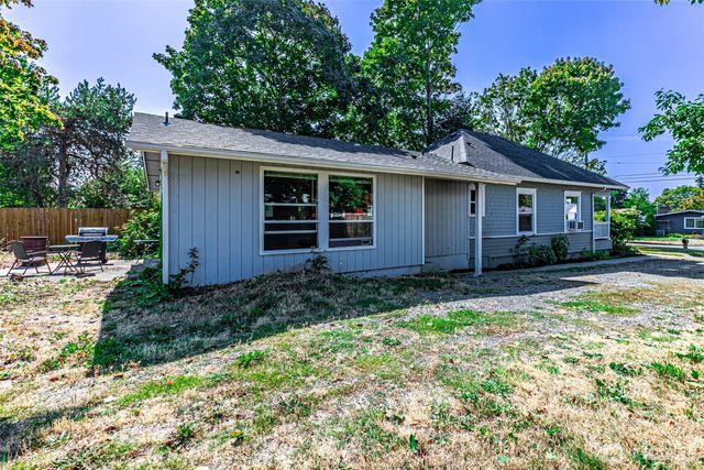 6827 S Thompson Avenue, Tacoma, WA 98408