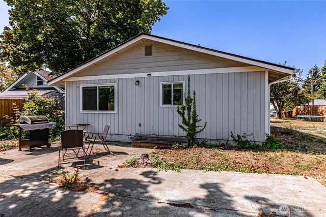 6827 S Thompson Avenue, Tacoma, WA 98408