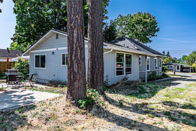 6827 S Thompson Avenue, Tacoma, WA 98408