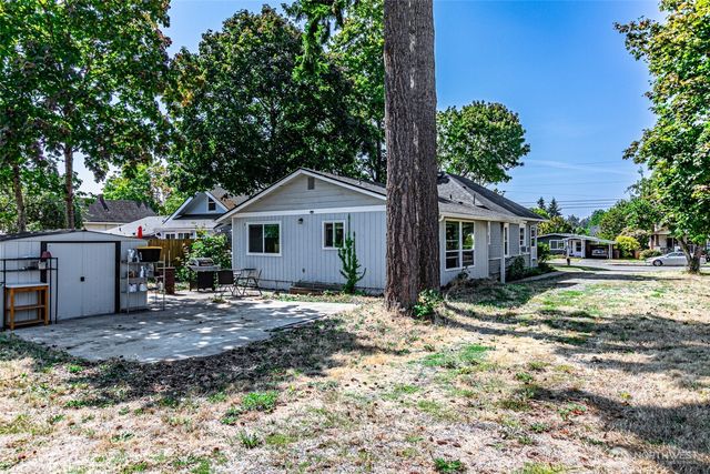 6827 S Thompson Avenue, Tacoma, WA 98408
