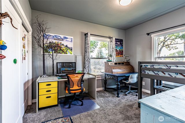 6827 S Thompson Avenue, Tacoma, WA 98408