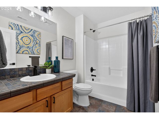 7147 Ne STONEWATER St, Hillsboro, OR 97124