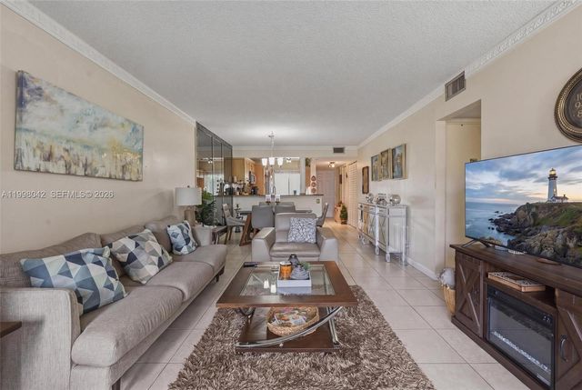 7740 NW 50th St 201, Lauderhill, FL 33351