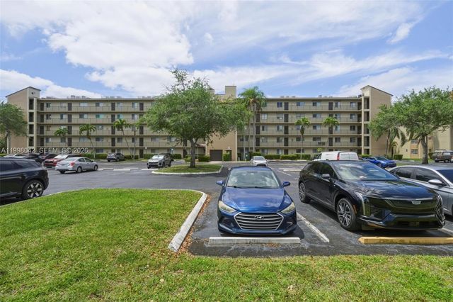 7740 NW 50th St 201, Lauderhill, FL 33351