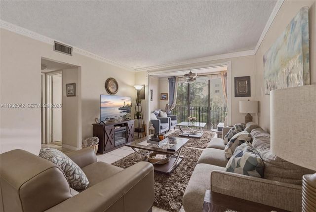 7740 NW 50th St 201, Lauderhill, FL 33351