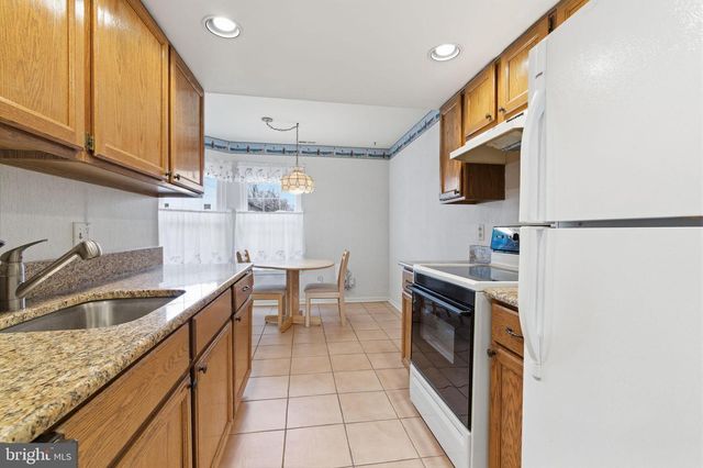 48 OLD MILL LN, Southampton, PA 18966