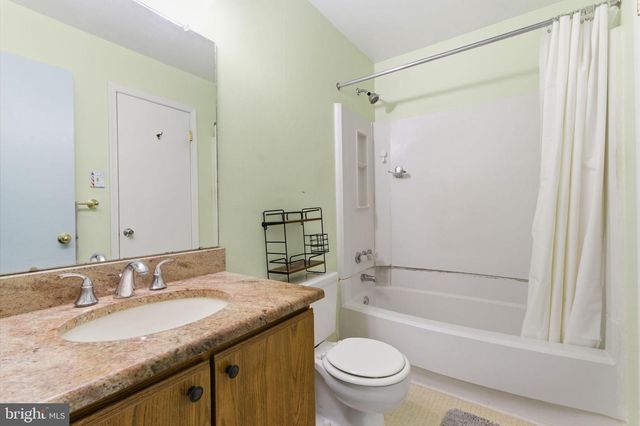 48 OLD MILL LN, Southampton, PA 18966