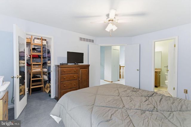 48 OLD MILL LN, Southampton, PA 18966