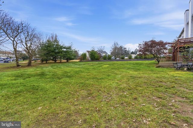 48 OLD MILL LN, Southampton, PA 18966