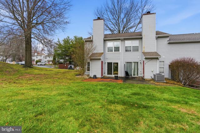 48 OLD MILL LN, Southampton, PA 18966