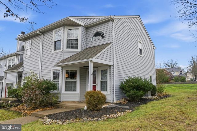 48 OLD MILL LN, Southampton, PA 18966