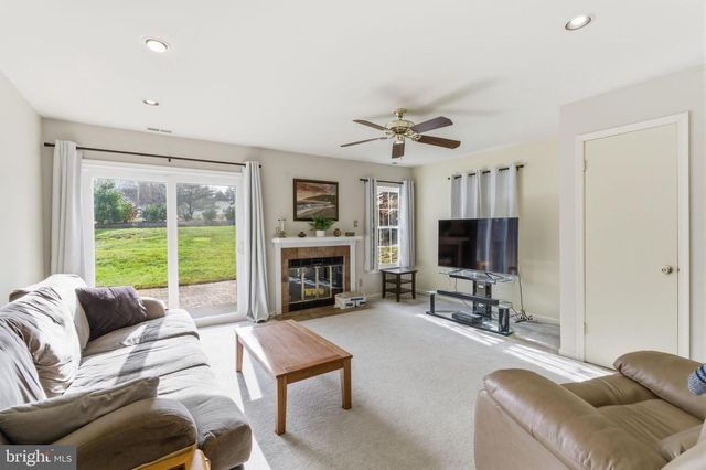 48 OLD MILL LN, Southampton, PA 18966