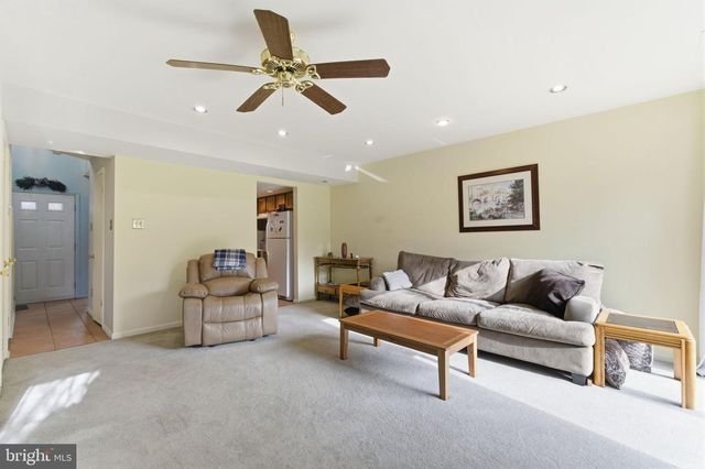 48 OLD MILL LN, Southampton, PA 18966