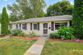 10 Bainridge Rd, Worcester, MA 01602