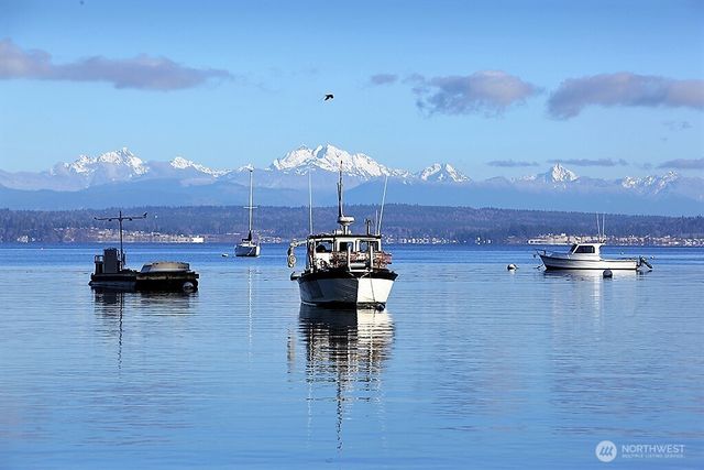 240 Clover Court, Langley, WA 98260