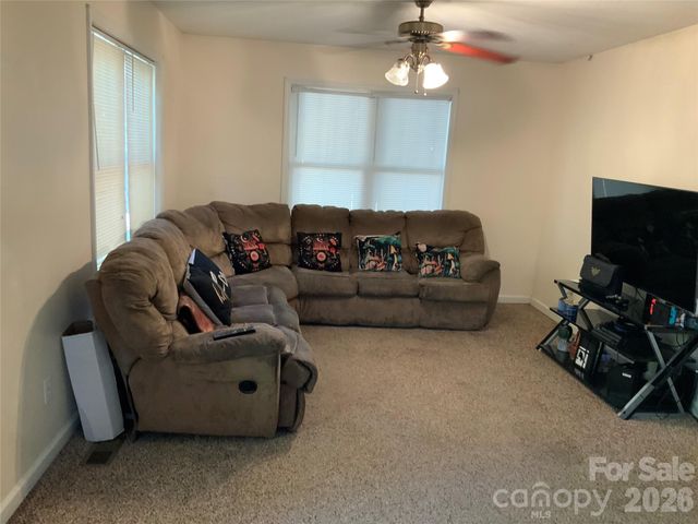 17 Buttonwood Court, Asheville, NC 28806